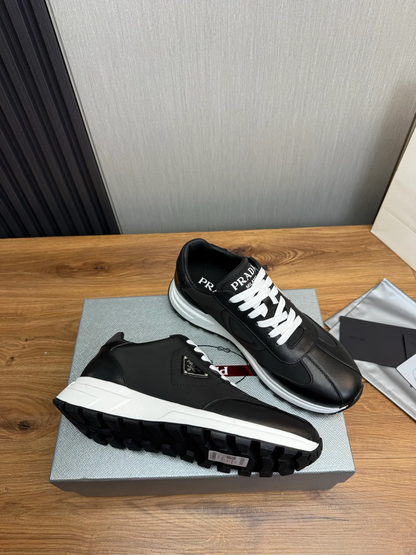 Men's shoes 💰560💰 [PRADA] Hot-selling men's shoes shipped 👏Official website synchronized ⬆️Original imported cowhide stitching waterproof fabric + cowhide lining, 1⃣️:1⃣️reproduction, original bottom, 38-45 (45. Customized, non-refundable)